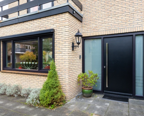 Kunststof kozijnen en voordeur in Wageningen - Kozijncenter Ede
